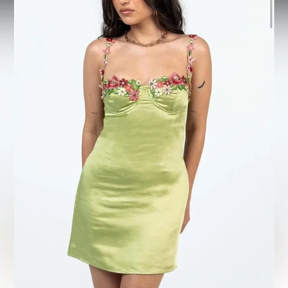 Princess Polly | Dresses | Princess Polly Green Floral Dress | Poshmark